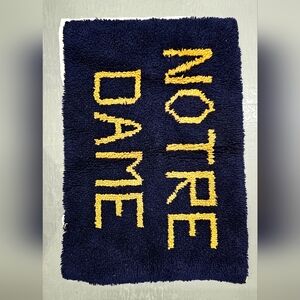 VTG Notre Dame Fighting Irish Hook & Loop Wall Tapestry Textile Or Rug